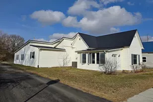 211 E Wapakoneta St, Waynesfield, OH 45896 - Photo 1