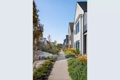 2368 Quarry Trails Drive, Columbus, OH 43228 - Photo 11