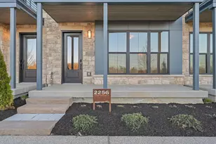 2256 Quarry Trails Dr, Columbus, OH 43228 - Photo 3