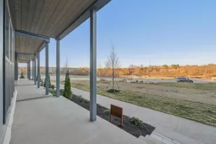 2256 Quarry Trails Dr, Columbus, OH 43228 - Photo 11