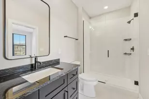 2256 Quarry Trails Dr, Columbus, OH 43228 - Photo 27