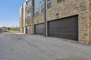 2256 Quarry Trails Dr, Columbus, OH 43228 - Photo 15