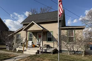 526 W 4th St, Marysville, OH 43040 - Photo 1
