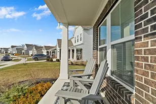 381 Rochdale Run, Delaware, OH 43015 - Photo 3