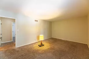 365 E North St, Columbus, OH 43085 - Photo 17