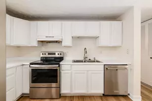 8188 Kingsley Dr, Reynoldsburg, OH 43068 - Photo 5