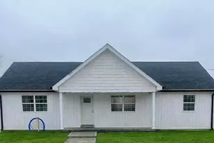 165 W 3rd St, Frazeysburg, OH 43822 - Photo 1