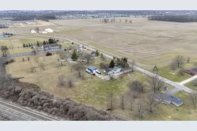 1602 Troy Road, Delaware, OH 43015 - Photo 17