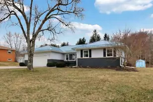 236 Elm Dr NE, Newark, OH 43055 - Photo 3