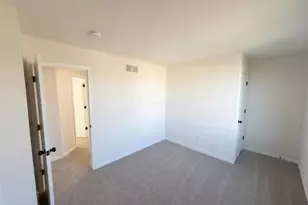 675 Scioto Meadows Blvd, Grove City, OH 43123 - Photo 11