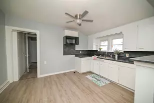 317 E Rensselaer St, Bucyrus, OH 44820 - Photo 13