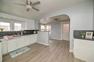 317 E Rensselaer St, Bucyrus, OH 44820 - Photo 11