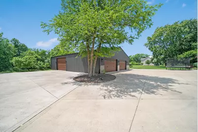 2946 Lewis Center Road, Lewis Center, OH 43035 - Photo 97