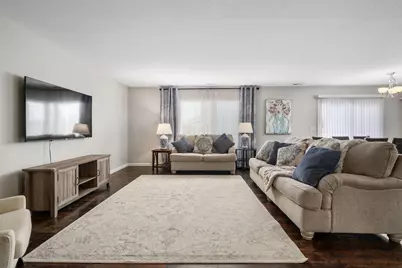 5018 Grimm Drive, Lockbourne, OH 43137 - Photo 5