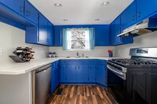 585 Hillsdale Dr, West Jefferson, OH 43162 - Photo 9