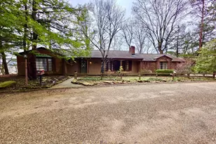 621 N Walnut Dr, Logan, OH 43138 - Photo 1