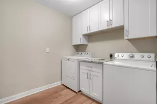 2048 Mayflower Cir, Grove City, OH 43123 - Photo 9