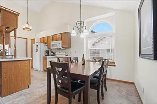 402 Woodside Pl, Bellefontaine, OH 43311 - Photo 11