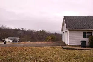 141 Meadowpark Dr, Cambridge, OH 43725 - Photo 3