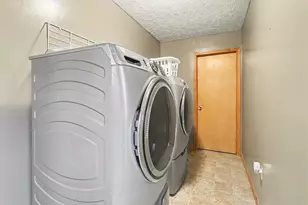 422 Sevilla Dr, Waverly, OH 45690 - Photo 11