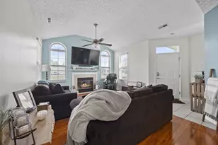 306 Waterside Dr, Delaware, OH 43015 - Photo 3