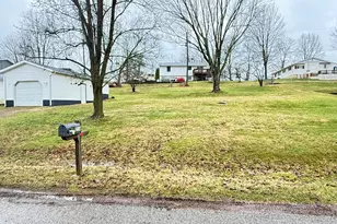 216 Summit Rd, Thornville, OH 43076 - Photo 1