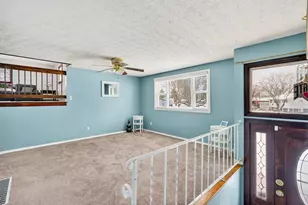 912 Maurine Dr, Columbus, OH 43228 - Photo 15