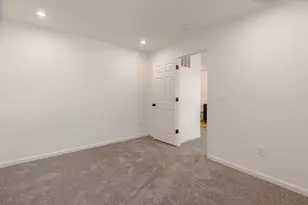 1033 Queen Bee Pl, Grove City, OH 43123 - Photo 15