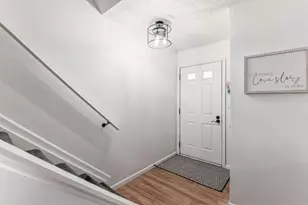 1946 Rockdale Dr, Columbus, OH 43229 - Photo 5