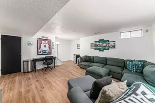 1946 Rockdale Dr, Columbus, OH 43229 - Photo 25