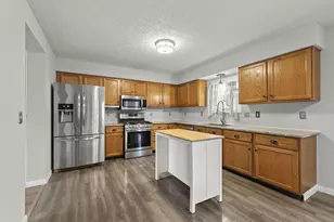 4289 Demorest Highlands Ln, Grove City, OH 43123 - Photo 5