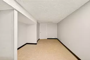 5705 S Pine Tree St, Columbus, OH 43229 - Photo 25