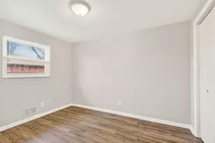 5705 S Pine Tree St, Columbus, OH 43229 - Photo 11