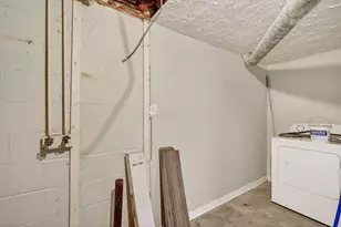 5705 S Pine Tree St, Columbus, OH 43229 - Photo 29