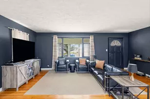 617 S Madriver St, Bellefontaine, OH 43311 - Photo 9