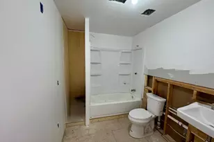 210 E Central Ave, Delaware, OH 43015 - Photo 5