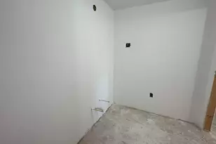 210 E Central Ave, Delaware, OH 43015 - Photo 9