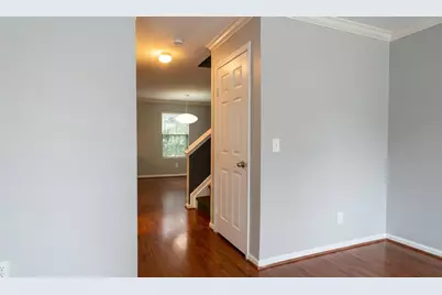 50 W Russell Street, Columbus, OH 43215 - Photo 9