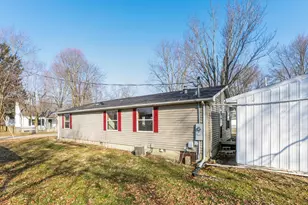 215 Barton St, Ashley, OH 43003 - Photo 37