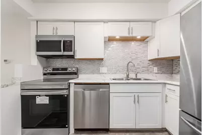 413 Shell Court E, Columbus, OH 43213 - Photo 1