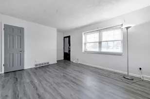 1370 Erickson Rd, Columbus, OH 43227 - Photo 5