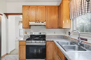 393 Canterbury Ct, Westerville, OH 43082 - Photo 13