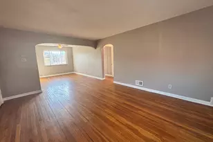 34 N Hampton Rd, Columbus, OH 43213 - Photo 3