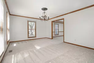 2279 Fernleaf Ln, Columbus, OH 43235 - Photo 5