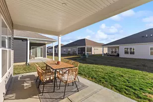 489 Helena Dr, Plain City, OH 43064 - Photo 3