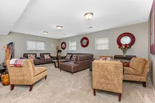 5861 Platinum Dr, Grove City, OH 43123 - Photo 35