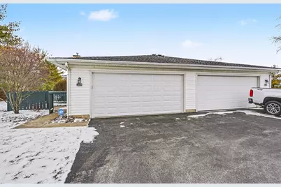 2458 Crystal Springs Drive, Hilliard, OH 43026 - Photo 3