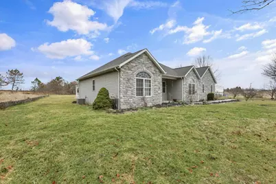 5706 Gale Road SW, Pataskala, OH 43062 - Photo 3