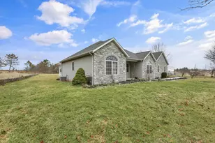 5706 Gale Rd SW, Pataskala, OH 43062 - Photo 3