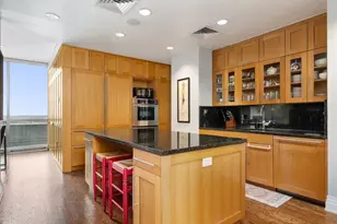 1 Miranova Pl, Columbus, OH 43215 - Photo 13